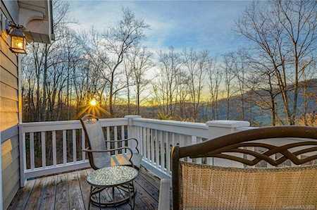 19 Hearthstone Dr Asheville, NC 28803