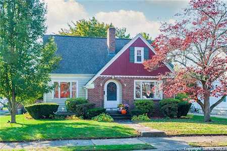55 Scarborough Rd Pawtucket, RI 02861