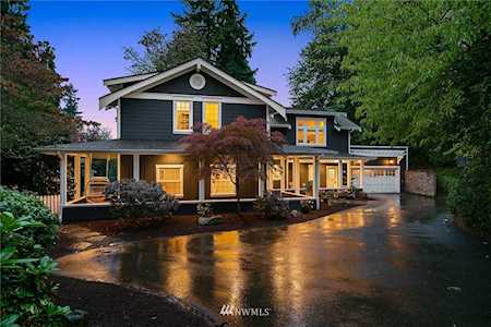 903 91st Ave NE Bellevue, WA 98004