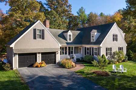 16 Beech Wood Rd Mattapoisett, MA 02739