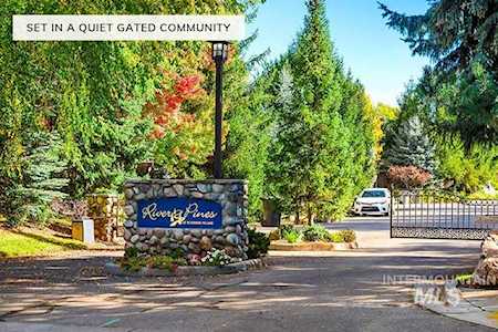 9260 W Beachside Lane Garden City, ID 83714