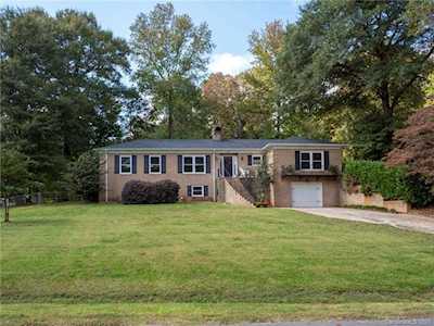 105 Kingsway Circle Charlotte, NC 28214