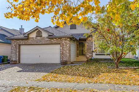 13135 Bonaventure Dr SE Calgary, AB T2J 7E9