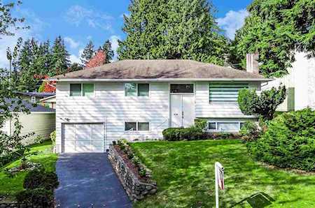 8225 Nelson Avenue Burnaby, BC V5J 4E7