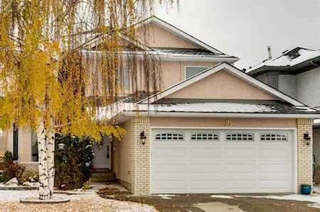 260 Douglasbank Place SE Calgary, AB T2Z 2C2