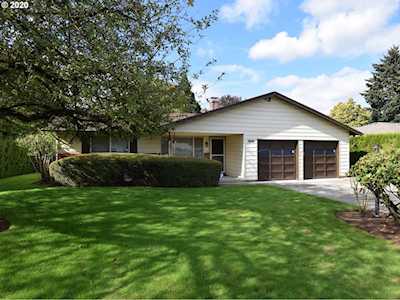 15361 SE Topaz Ave Milwaukie, OR 97267