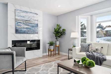 7128 Hunterwood Rd NW Calgary, AB T2K 4J6