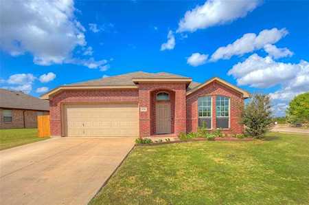 436 Creek Bend Drive Saginaw, TX 76131