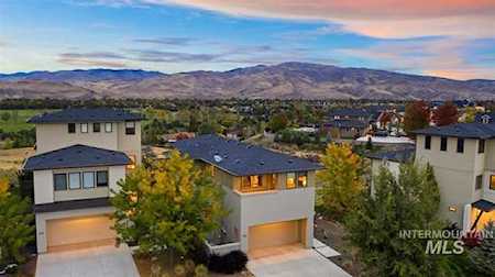 3026 E Heartleaf Ln Boise, ID 83716