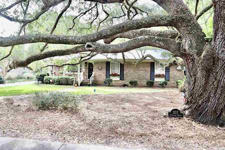 1217 Lakeland Dr. Conway, SC 29526