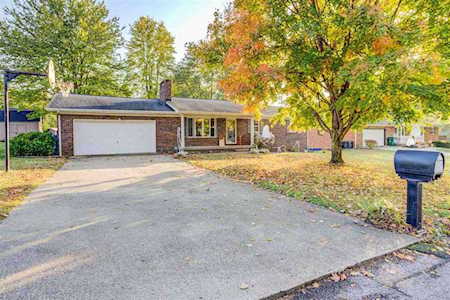 9211 Shoreline Drive Wadesville, IN 47638
