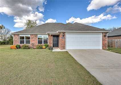 1014 White Oak St Elkins, AR 72727