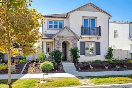 21557 Trail Ridge Dr Escondido, CA 92029