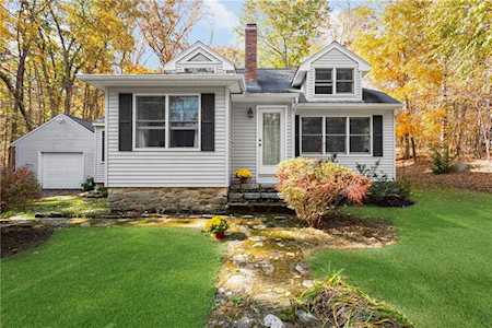 28 Mount Hygeia Rd Foster, RI 02825