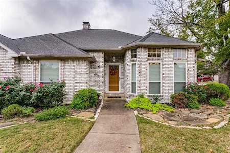 318 Kessler Drive Euless, TX 76039