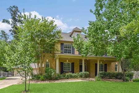 34 N Wyckham Circle The Woodlands, TX 77382