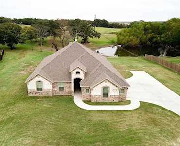 184 Briar Meadows Circle Azle, TX 76020