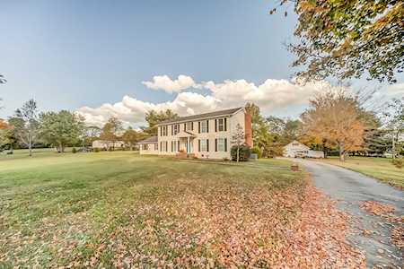 1041 Robertson Rd Gallatin, TN 37066
