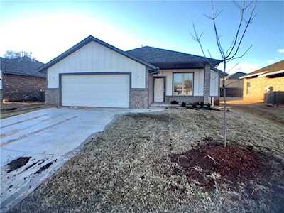 842 Twin Lakes Dr Noble, OK 73068