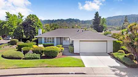 395 Mockingbird Circle Santa Rosa, CA 95409