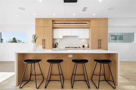 649 E 3rd Street #130 North Vancouver, BC V7L 1G6