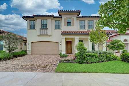 11765 Waterway Cir Parkland, FL 33076