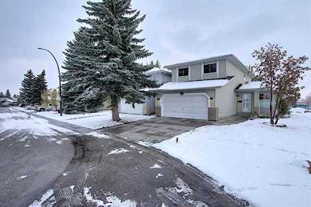 41 Sundown Close SE Calgary, AB T2X 2X3