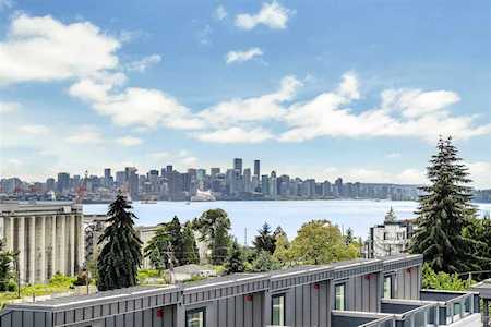 649 E 3rd Street #204 North Vancouver, BC V7L 1G6