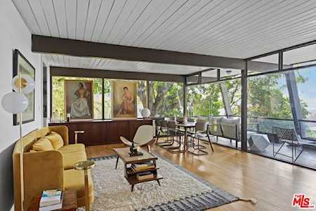 1900 Hollyvista Avenue Los Angeles, CA 90027