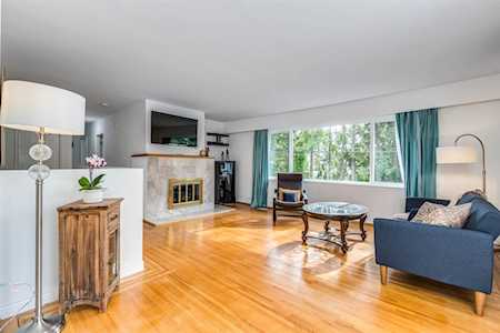 990 Canyon Boulevard North Vancouver, BC V7R 2K1