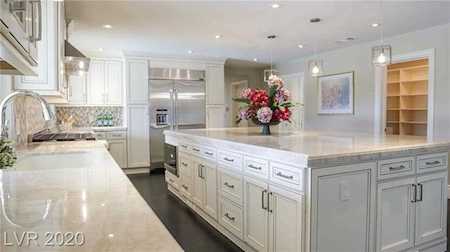 81 Princeville Ln Las Vegas, NV 89113