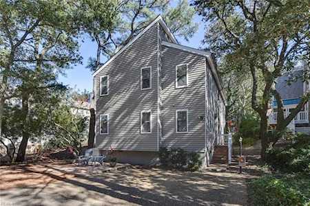 2224 Woodlawn Ave Virginia Beach, VA 23455