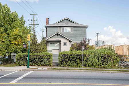2103 E 33rd Avenue Vancouver, BC V5N 3E9
