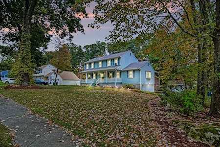 81 Kerry Ln Northbridge, MA 01588