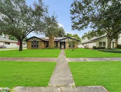 2410 Harwell Circle Alvin, TX 77511