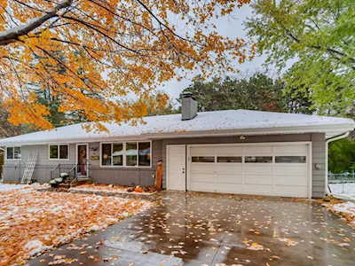 38 Suzanne Avenue Vadnais Heights, MN 55127