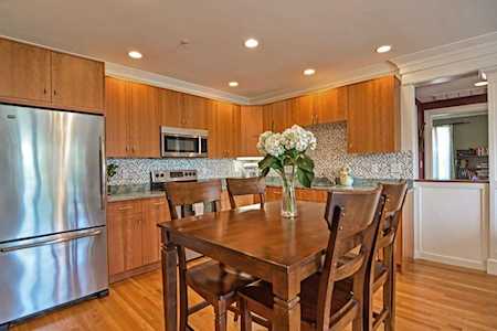 156 Green St #201 Boston, MA 02130