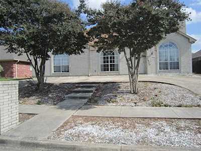 2756 Summertree Drive Carrollton, TX 75006