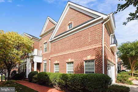 4016 Topsham Square Fairfax, VA 22033