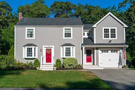 19 Surrey Lane Natick, MA 01760