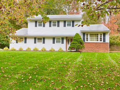 1 Gettysburg Dr Manalapan, NJ 07726