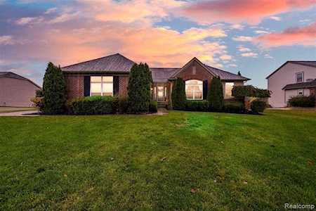 4285 Newark Circle Grand Blanc Twp, MI 48439
