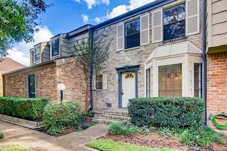 7505 Memorial Woods Dr Houston, TX 77024