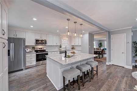 1816 Stoneyridge Dr Charlotte, NC 28214