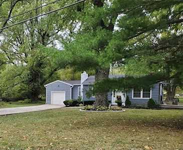 7102 James A Reed Rd Kansas City, MO 64133