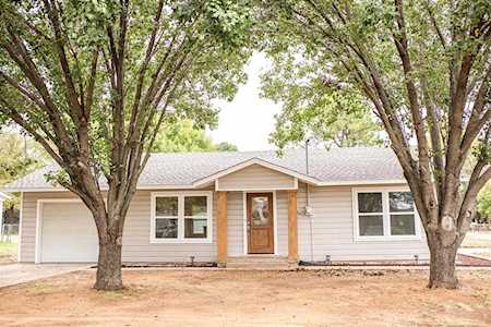 213 E Woodland Street Collinsville, TX 76233