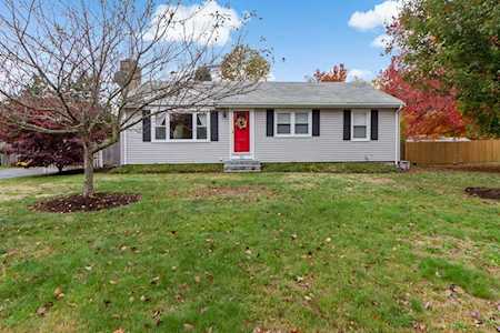 33 Briarwood Dr Seekonk, MA 02771
