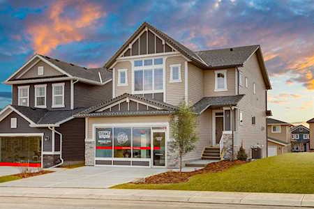 7 Heritage Heights Cochrane, AB T4C 2R4