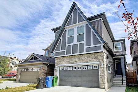 60 Evansborough Rd NW Calgary, AB T3P 0R1