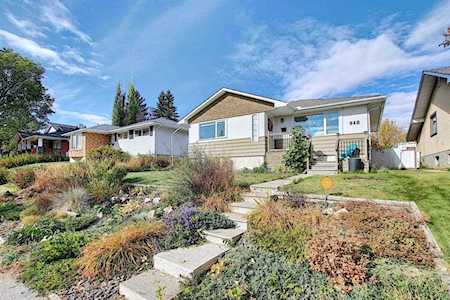 940 39 Ave NW Calgary, AB T2K 0C9